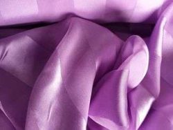 MOUSSELINE DE SOIE A RAYURE MAUVE