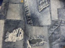 acheter_du_tissu_2107-1.jpg SIMILI CUIR IMPRIME VINTAGE JEAN