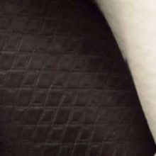 acheter_du_tissu_2499-1.jpg SIMILI CUIR A PETIT LOSANGE BLANC OU NOIR