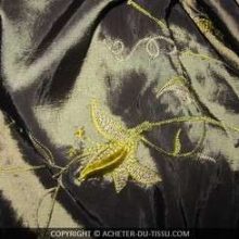 img_3073-1.jpg COUPON 3M DE TAFFETAS BRODE