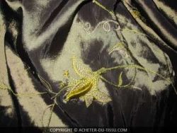 COUPON 3M DE TAFFETAS BRODE