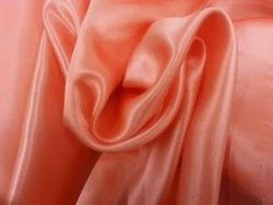 TISSU SATIN DE SOIE ROSE PECHE
