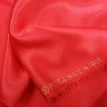 tissuac52.jpg TISSU SATIN DE SOIE ROUGE 2