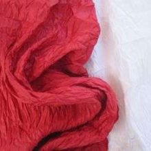 tissus02-2011_99.jpg TISSU TAFFETAS FROISSE ROUGE