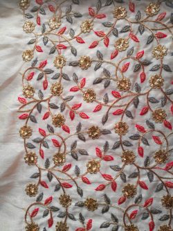 COUPON DE 3M DE SOIE BRODÉE 1